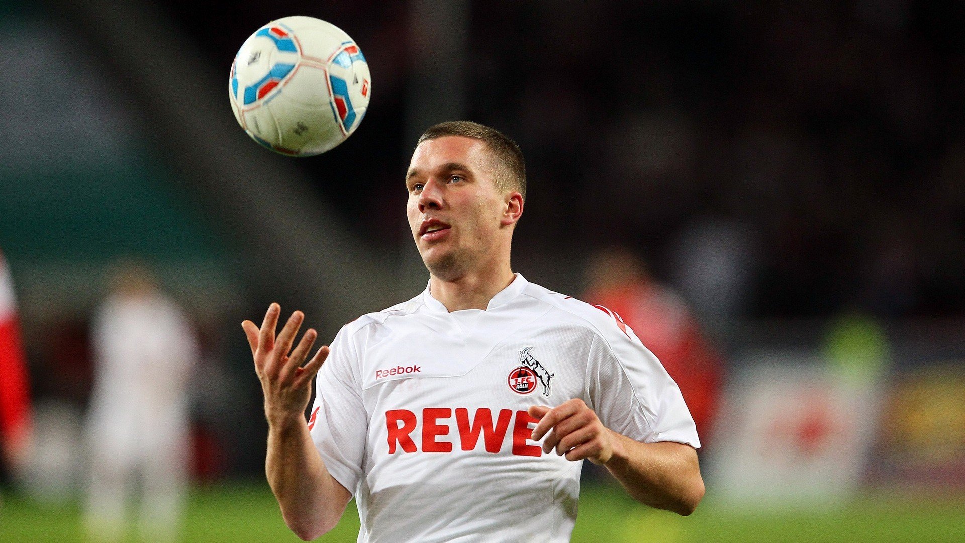 草根英雄的逆袭，哥斯达黎加迪亚斯一球收割拜仁，点燃赛场传奇